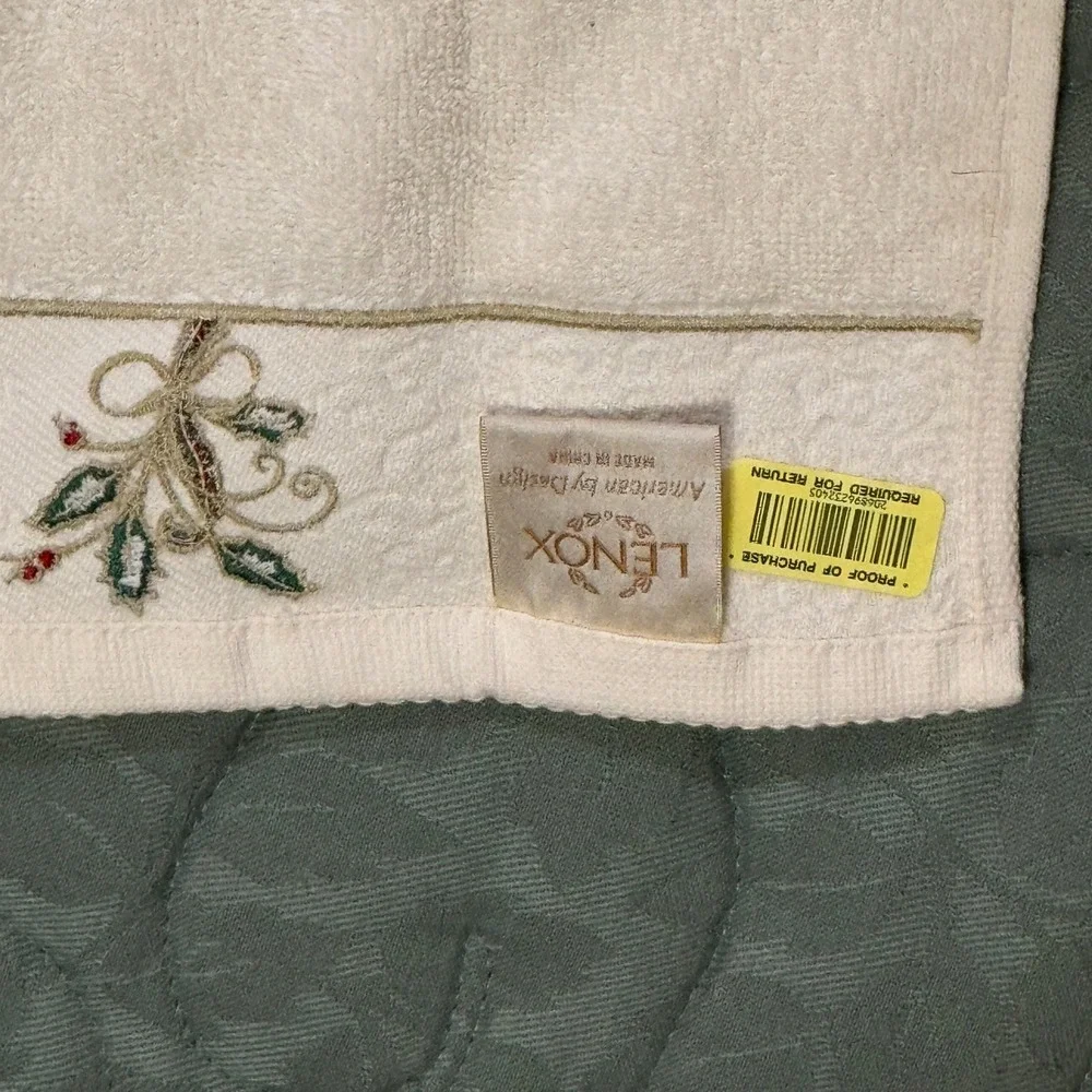 Lenox Christmas Towels 3pc Set Ivory Holly Berry Embroidered Cotton Cream Gold